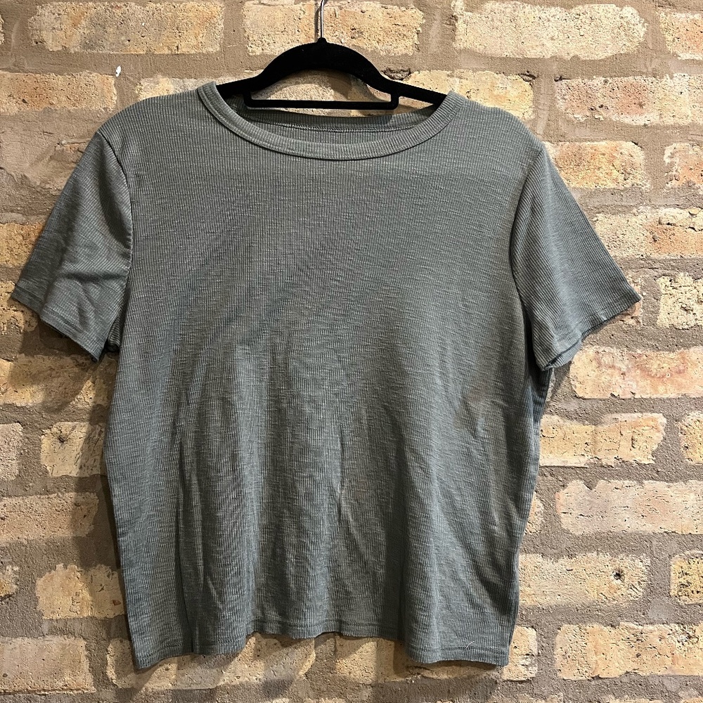Comfortable Ribbed Green Crop Top - So (Size XL) - Minor Stain